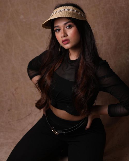 Jannat Zubair Photoshoot in Black Top with Denim Done By Anish Ajmera, December 2021 2