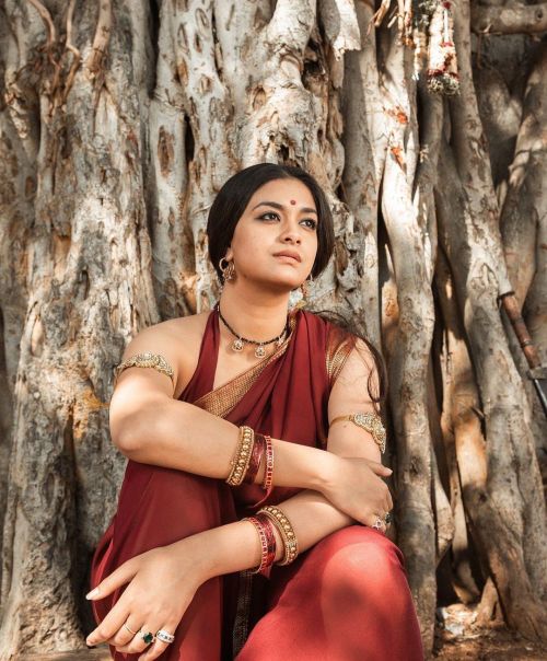Keerthy Suresh in Aarcha Look at the set of Marakkar: Lion of the Arabian Sea Movie, December 2021 3