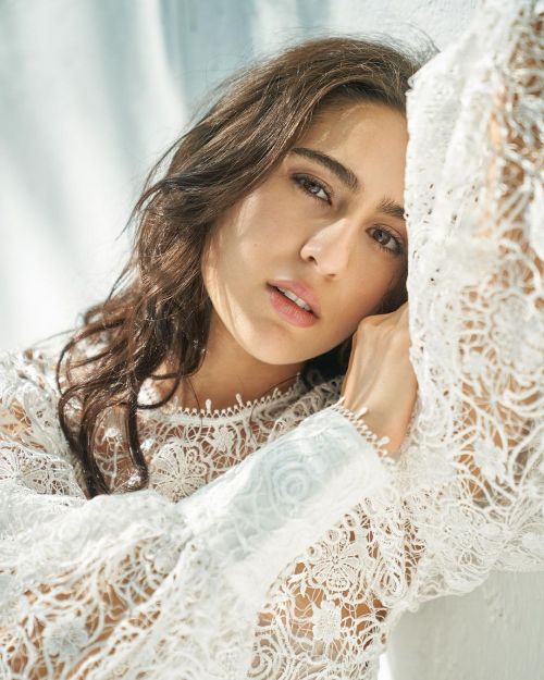 Sara Ali Khan Shared Her Beautiful Photoshoot on Instagram, January 2022 2