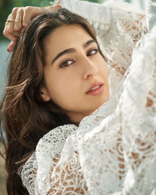 Sara Ali Khan Shared Her Beautiful Photoshoot on Instagram, January 2022 4