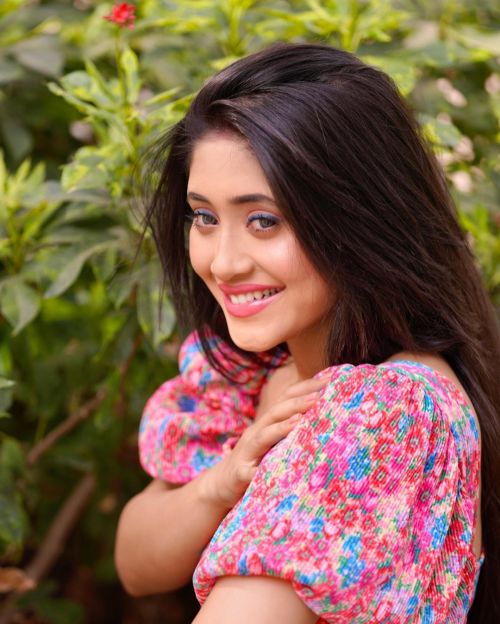 Shivangi Joshi Shared Her Pictures on Instagram in Beautiful Floral Dress, January 2022
