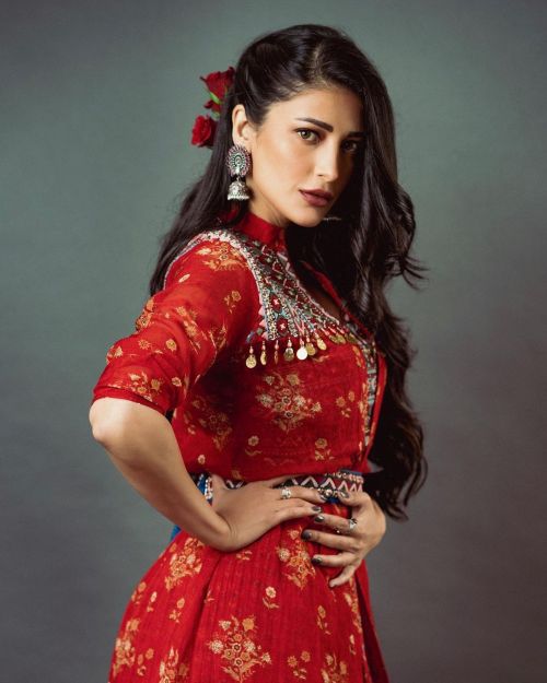 Shruti Haasan wears Navras Rose Beaded Lehenga Set Designed by Label Anushree, November 2021 2