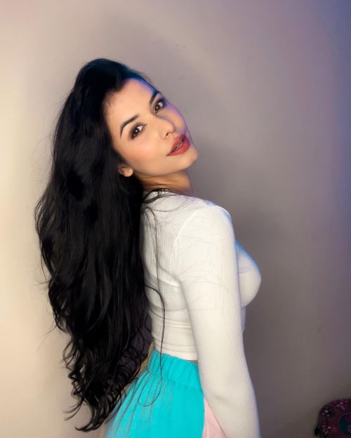 Chitranshi Dhyani seen in Long Sleeves White Top and Colorful Bottom, January 2022