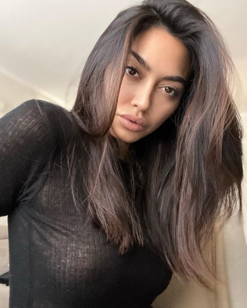 Ambra Gutierrez Shares her Portrait Photos in Instagram, March 2022 2