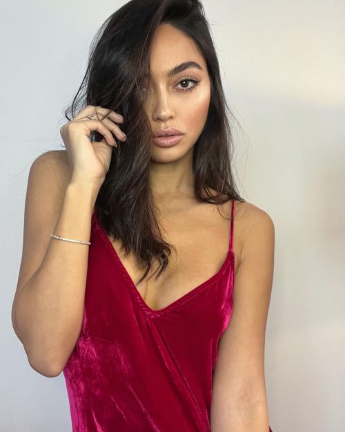 Ambra Gutierrez Shares Photos in Pink Short Dress in Her Instagram, March 2022 7