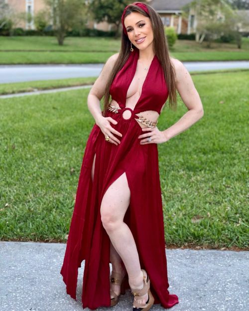Pregnant Caroline de Campos Photoshoot in Red Outfit Design by SAMIYA, March 2022