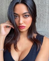 Ambra Gutierrez Profile