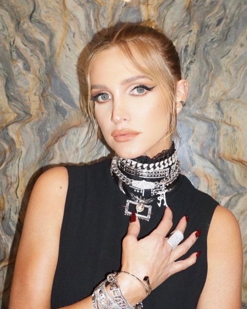 Ashlee Simpson celebrates Grammy night with Steven Tyler, April 2022 1