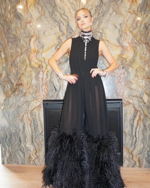 Ashlee Simpson celebrates Grammy night with Steven Tyler, April 2022 3