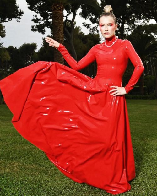 Camille Razat attends at amfAR making AIDS History Campaign 2