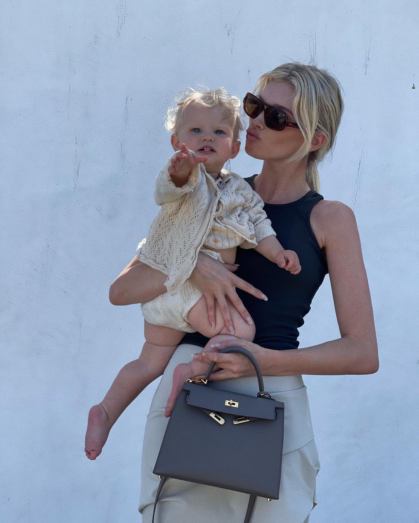 Elsa Hosk day out with Her baby Tuulikki Joan Daly, April 2022 3