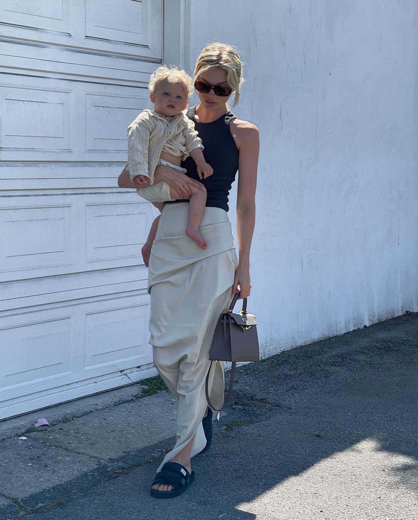 Elsa Hosk day out with Her baby Tuulikki Joan Daly, April 2022 4