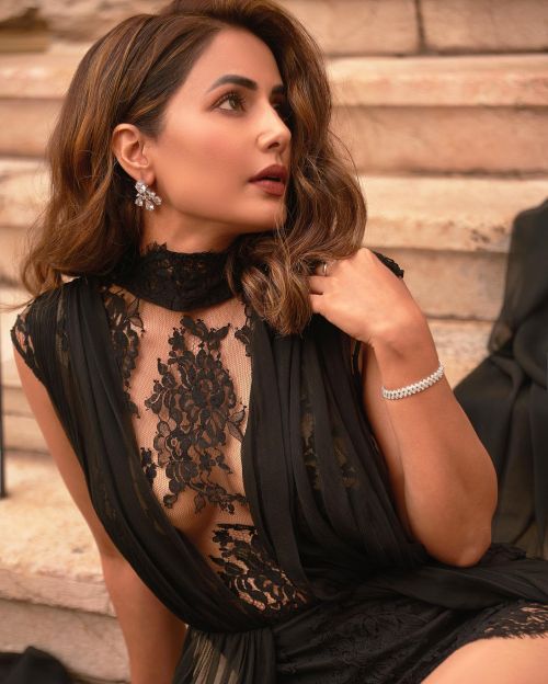 Hina Khan in FOVARI Black Outfit Poses in Photoshoot, May 2022 1