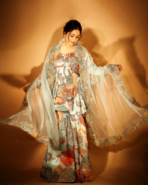 Hina Khan wears Aisha Rao Brand Outfit in Photoshoot, April 2022 2