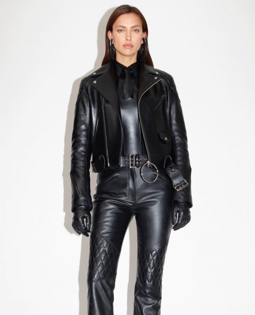 Irina Shayk seen in Black Outfit at Met Gala 2022 1
