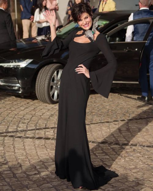 Isabeli Fontana seen in Black Designer Gown at 75th Cannes Film Festival 2022 2
