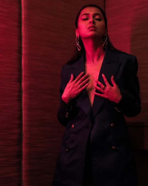 Tejasswi Prakash flashes her curves for Grazia India Photoshoot 1