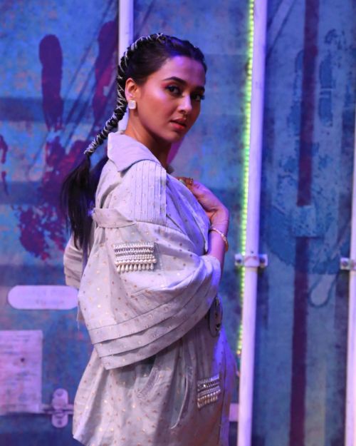 Tejasswi Prakash wears Short Hoodie and Long Pink Boots in Photoshoot, May 2022 5