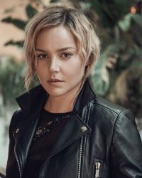 Abbie Cornish Profile