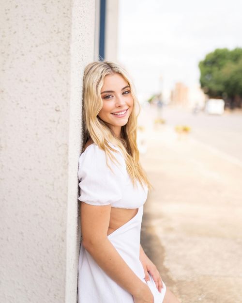 Morgan Raine seen in White Stylish Dress a Gas Station at Texas 3