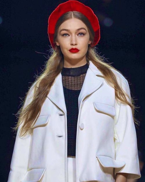 Top 15 highest paid models in the world in 2022 10