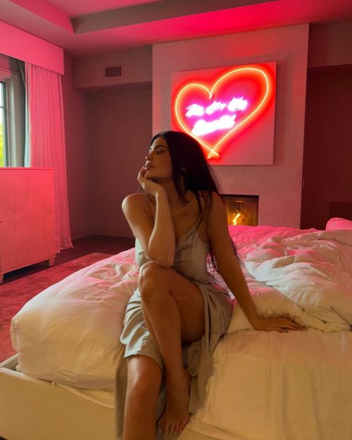 Kylie Jenner poses on her Bed - Instagram Pictures 6