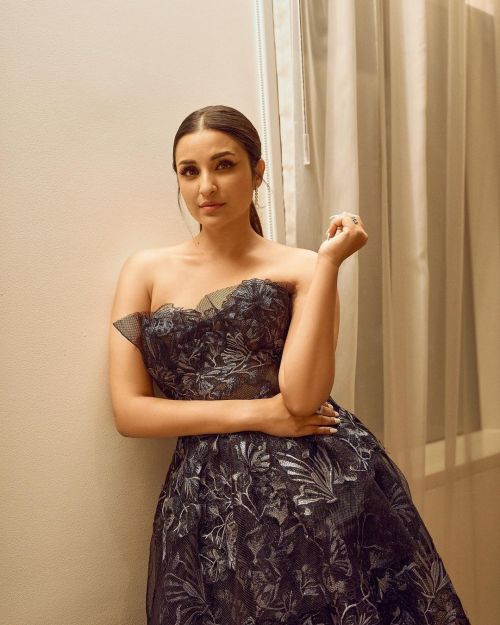 Parineeti Chopra wears Off Shoulder Black Dress during Photoshoot at Dubai 1