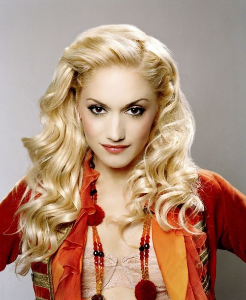 Gwen Stefani Throwback Photoshoot for Glamour Magazine 2005 Issue 4