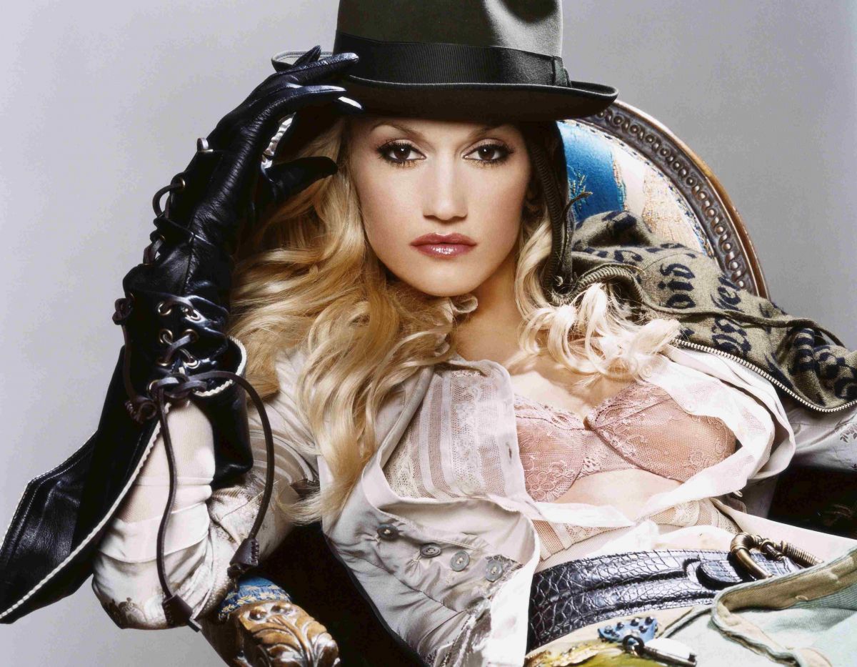 Gwen Stefani Throwback Photoshoot for Glamour Magazine 2005 Issue 4