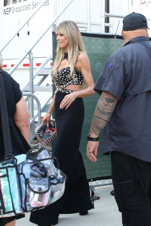 Heidi Klum seen in Black Dress at Results Night on AGT in Pasadena 3