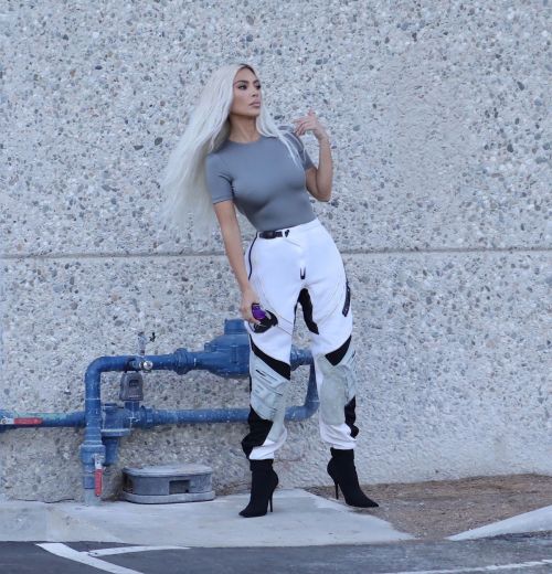 Kim Kardashian in Grey Backless Tight Top Day Out in Los Angeles