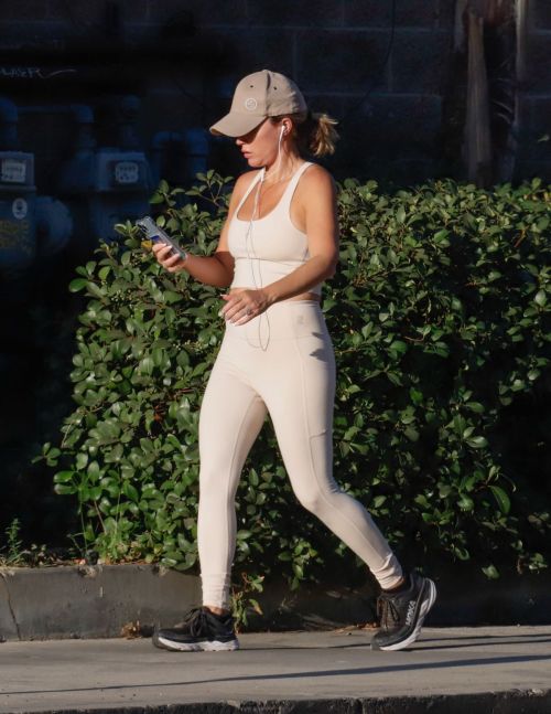 Teddi Mellencamp Day Out Jogging in Los Angeles 2