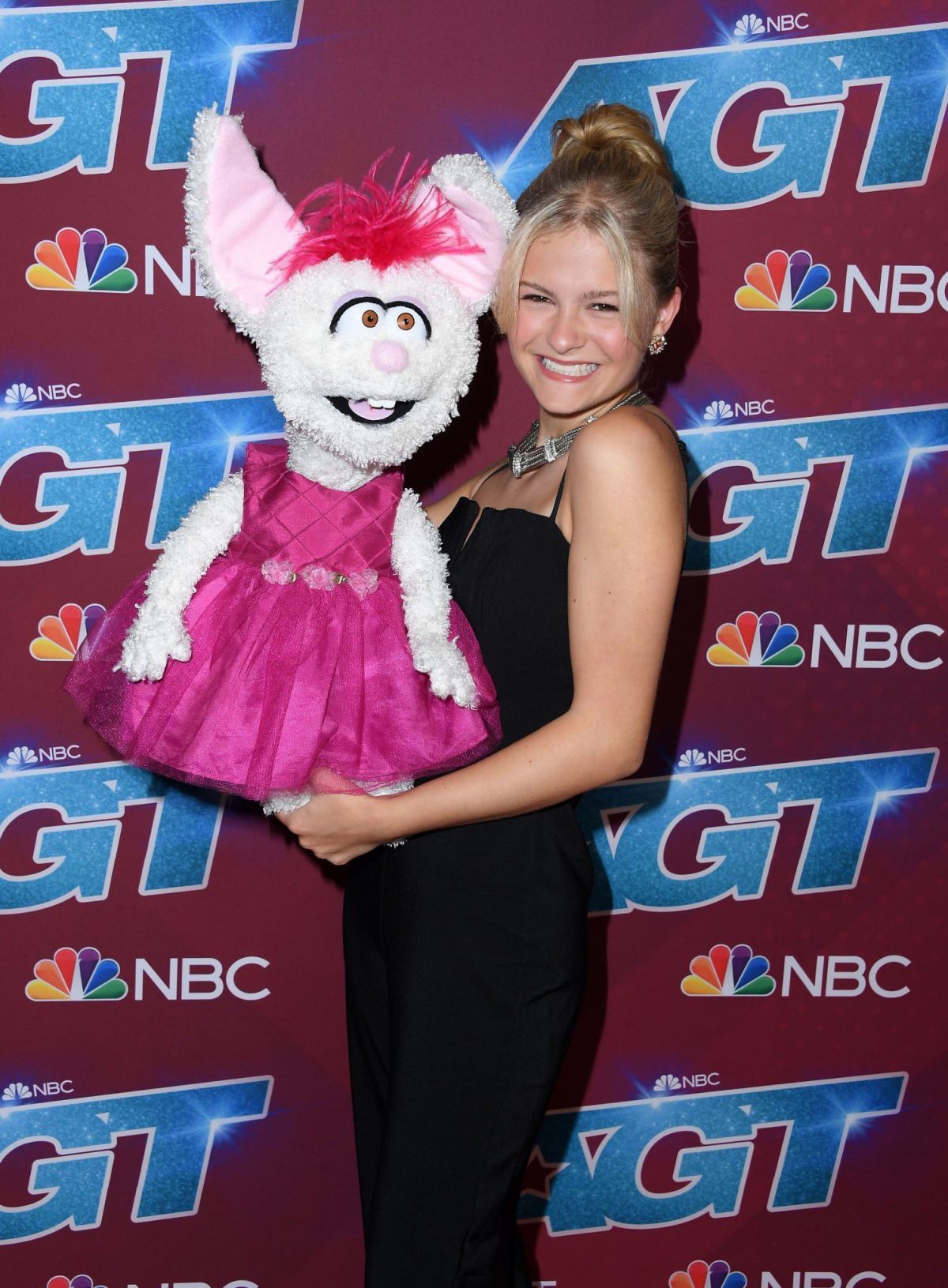 Darci Lynne Farmer attends America's Got Talent Season 17 Finale in Pasadena, Sep 2022