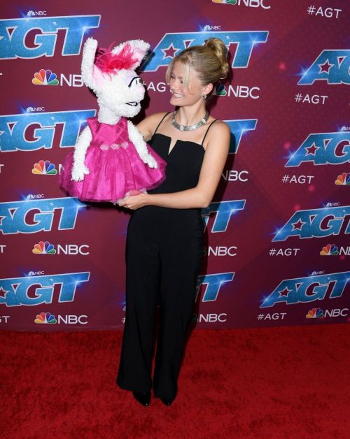Darci Lynne Farmer attends America