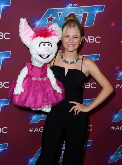 Darci Lynne Farmer attends America