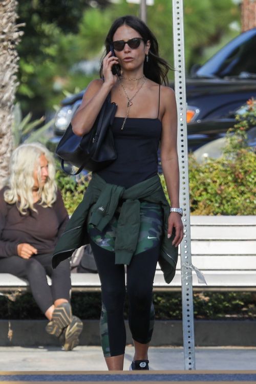 Jordana Brewster seen After Leaves Gym in Santa Monica, Sep 2022 4