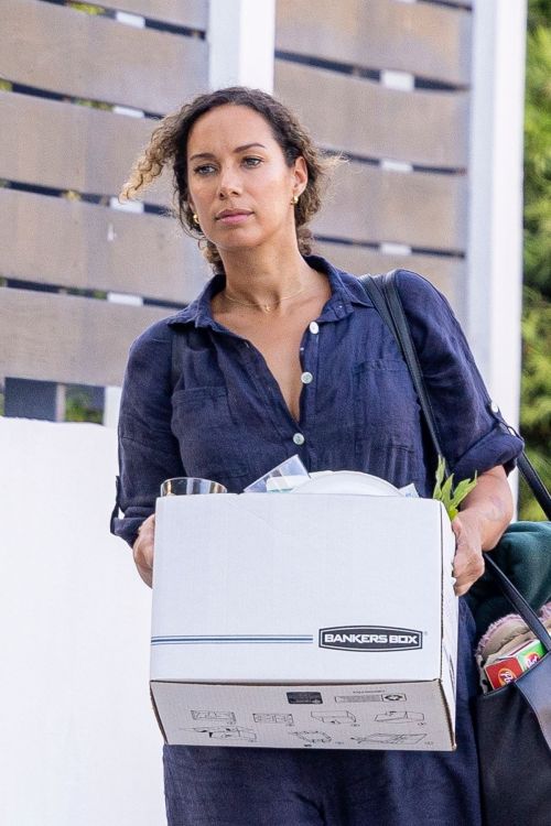 Leona Lewis in Dark Blue Outfit Out and About in Los Angeles, Sep 2022 1
