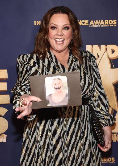 Melissa McCarthy attends 2022 Industry Dance Awards in Los Angeles, Oct 2022 2