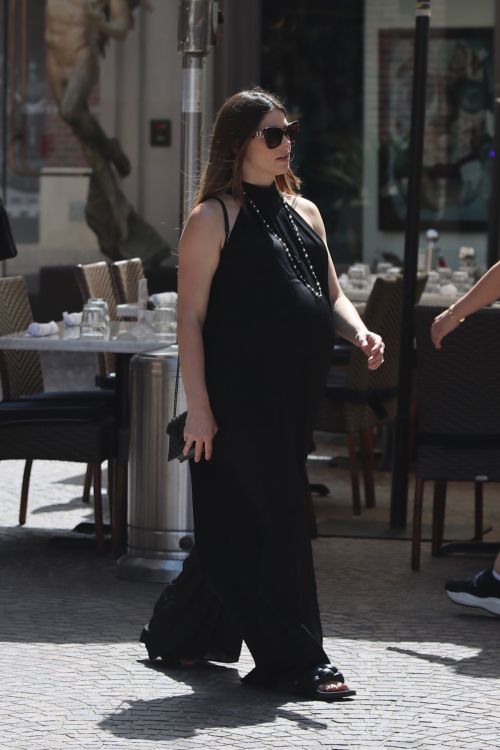 Pregnant Ashley Greene seen in Black Dress During Shopping at Tiffany & Co in Beverly Hills, Sep 2022 6