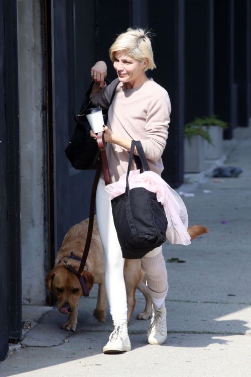 Selma Blair Day Out with a Her Dog After Leaves Dance Studio in Los Angeles, Oct 2022 6