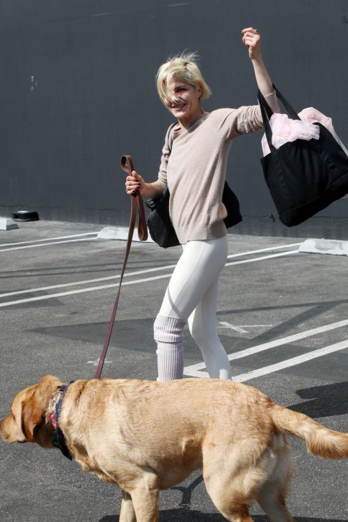 Selma Blair Day Out with a Her Dog After Leaves Dance Studio in Los Angeles, Oct 2022 2