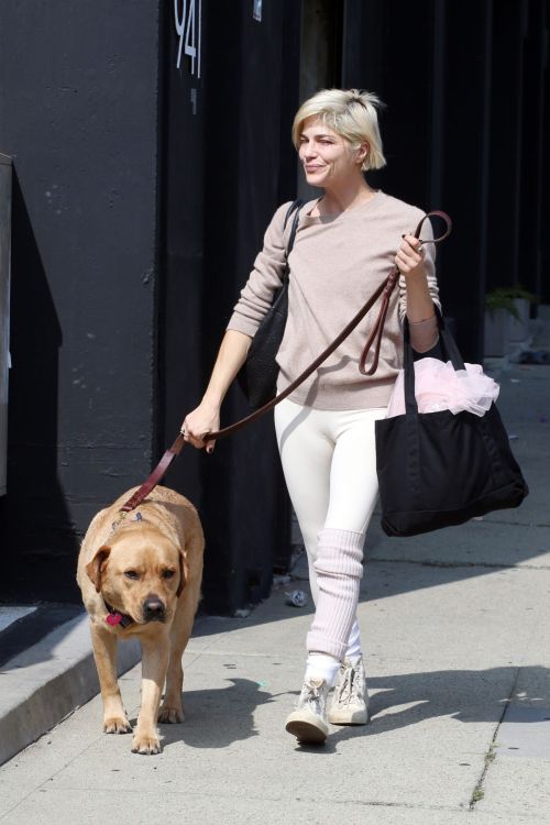 Selma Blair Day Out with a Her Dog After Leaves Dance Studio in Los Angeles, Oct 2022 5