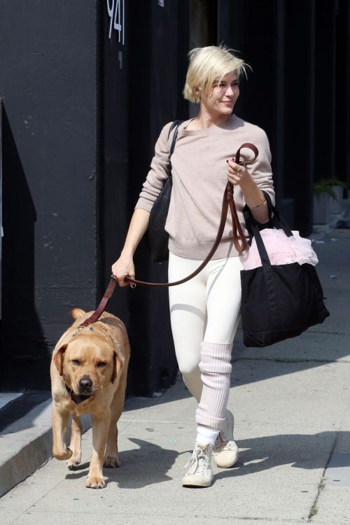 Selma Blair Day Out with a Her Dog After Leaves Dance Studio in Los Angeles, Oct 2022 5
