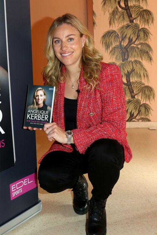 Angelique Kerber Promotes Her Book Eine Frage des Willens 03