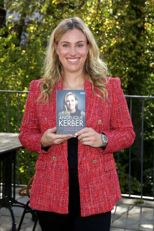 Angelique Kerber Promotes Her Book Eine Frage des Willens 05