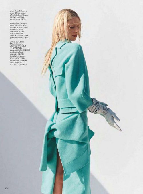Elizabeth Debicki Cover photo shoot in Vogue Magazine, Germany November 2022
