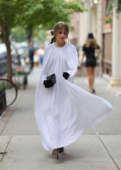 Julianne Hough Day Out in Stylish White Gown and Black Gloves in New York, Sep 2022 4