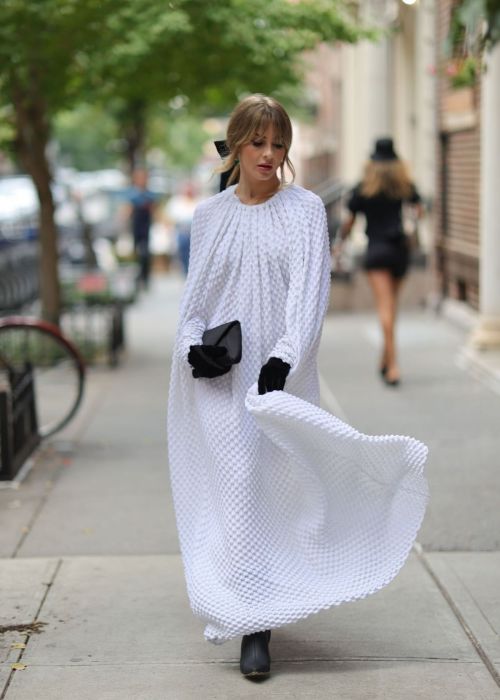 Julianne Hough Day Out in Stylish White Gown and Black Gloves in New York, Sep 2022 5