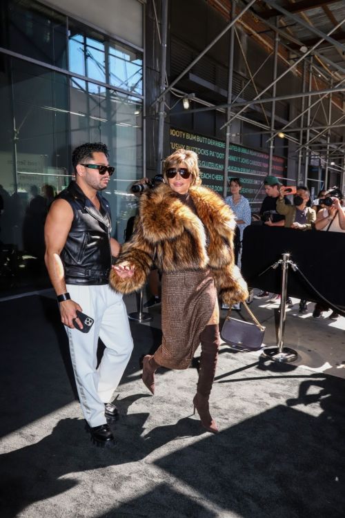 Lisa Rinna After Leaves Michael Kors Fashion Show in New York, Sep 2022
