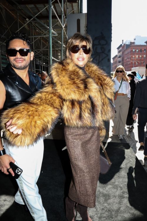 Lisa Rinna After Leaves Michael Kors Fashion Show in New York, Sep 2022 1